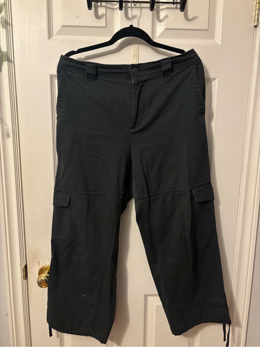 Old Navy Black Straight-Leg Cargo Pants